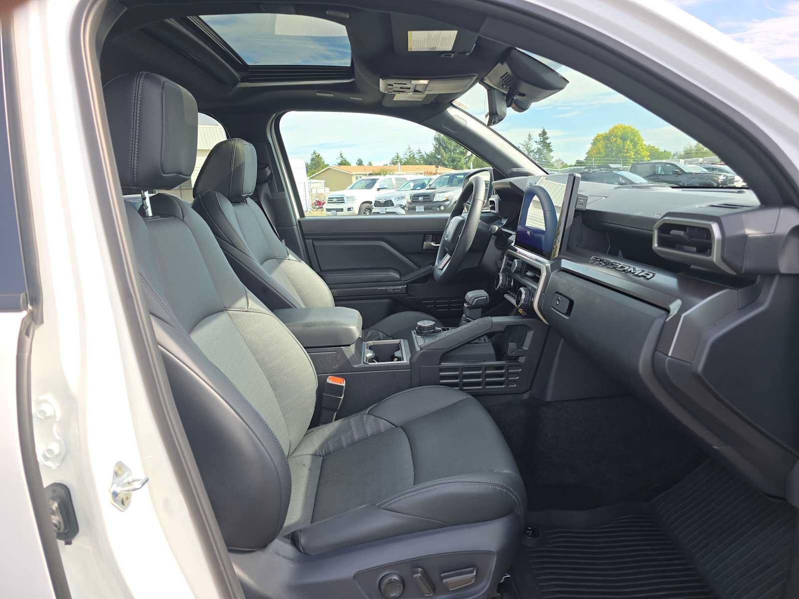 Used 2024 Toyota Tacoma TRD Off-Road w/ TRD Off Road Premium Package AWD/4WD image 11