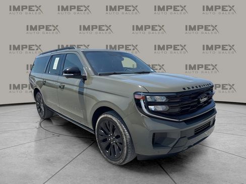 Used 2025 Ford Expedition Max Platinum w/ Stealth Appearance Package AWD/4WD image 7