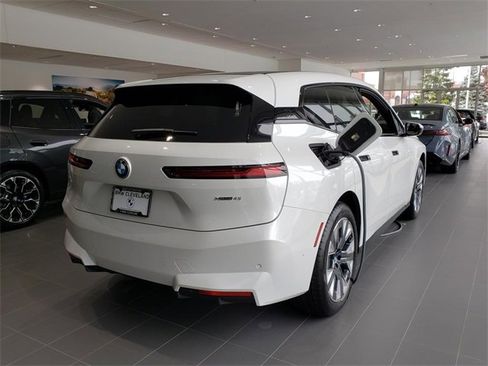 New 2026 BMW iX xDrive45 image 6