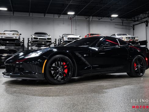 Used 2015 Chevrolet Corvette Stingray Coupe w/ 2LT Preferred Equipment Group image 1