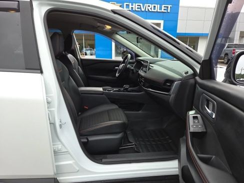 Used 2025 Nissan Rogue SV AWD/4WD image 47