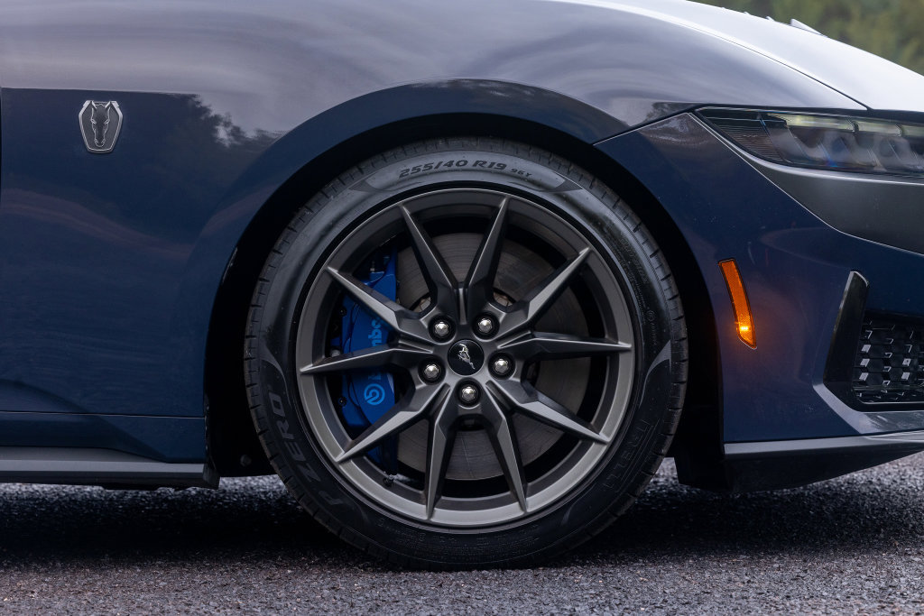 Used 2024 Ford Mustang Dark Horse RWD image 39