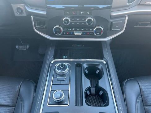 Used 2024 Ford Expedition XLT image 25