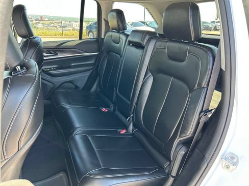 Used 2023 Jeep Grand Cherokee Limited AWD/4WD image 18