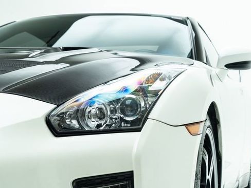 Used 2013 Nissan GT-R Black Edition image 11