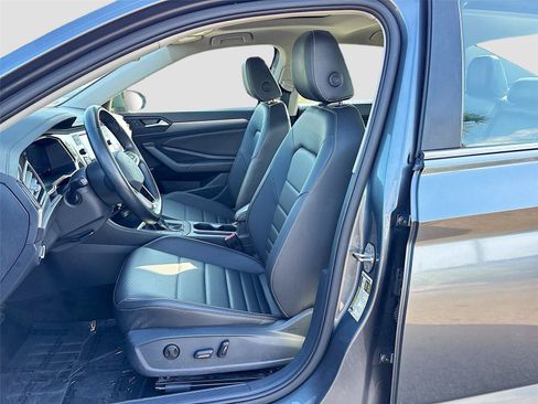 Used 2024 Volkswagen Jetta SE FWD image 20