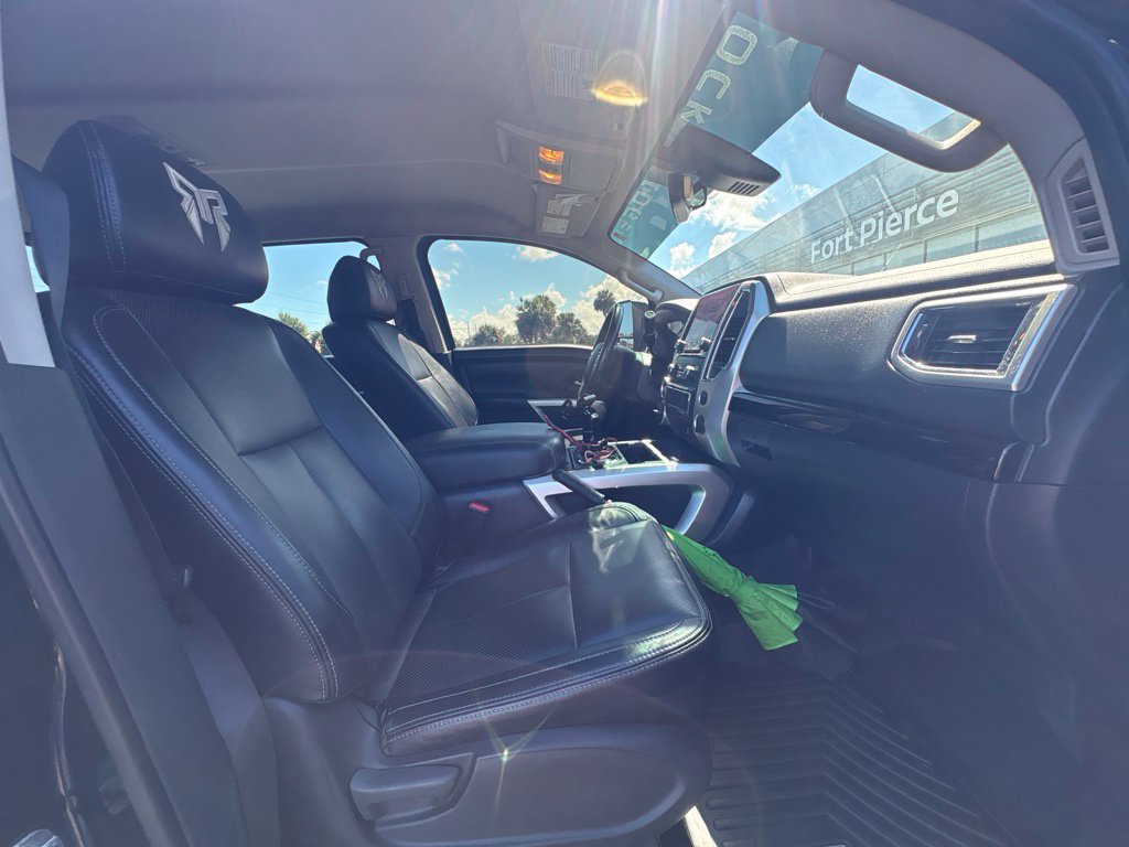 Used 2021 Nissan Titan SV w/ SV Convenience Package AWD/4WD image 3