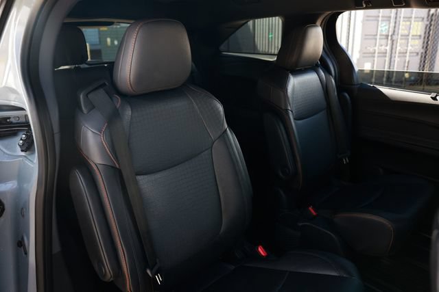 Used 2023 Toyota Sienna XSE FWD image 17