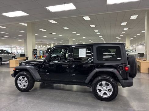 Used 2022 Jeep Wrangler Unlimited Sport AWD/4WD image 4
