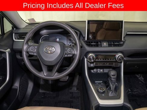 Used 2025 Toyota RAV4 XLE AWD/4WD image 6