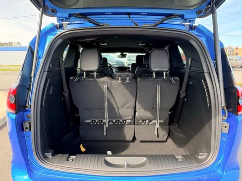 New 2026 Chrysler Pacifica Select FWD image 6