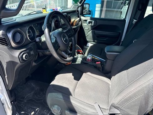 Used 2023 Jeep Wrangler Sport AWD/4WD image 9