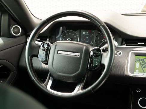Used 2020 Land Rover Range Rover Evoque S image 9