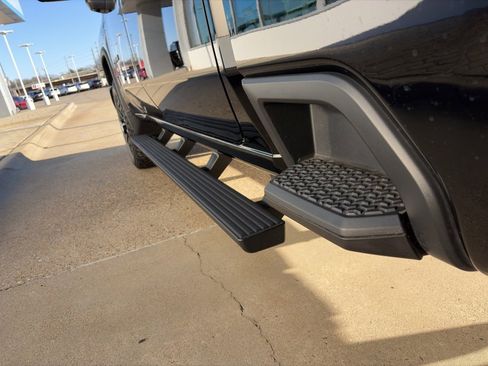 Used 2025 Chevrolet Silverado 2500 LT w/ Trail Boss Package image 12