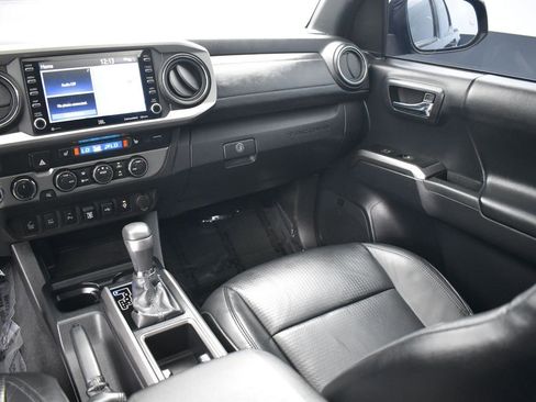 Used 2020 Toyota Tacoma Limited image 10