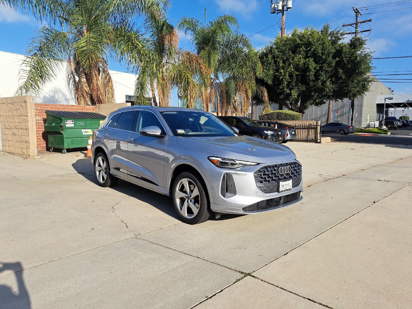 Used 2025 Audi Q5 Premium w/ Premium Plus AWD/4WD image 3
