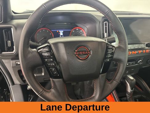Used 2025 Nissan Frontier PRO-4X AWD/4WD image 15