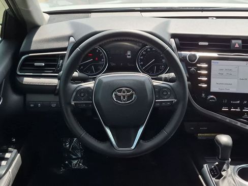 Used 2020 Toyota Camry XLE FWD image 22