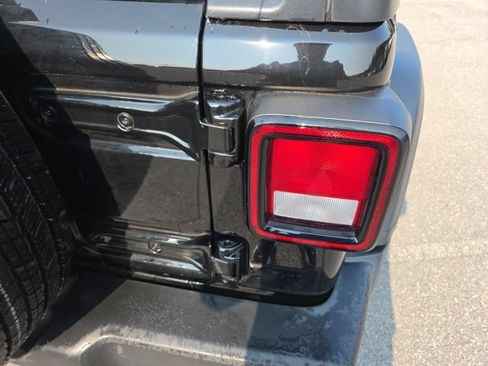 Used 2021 Jeep Wrangler Sport AWD/4WD image 15