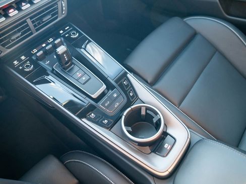 Certified 2025 Porsche 911 Carrera RWD image 23