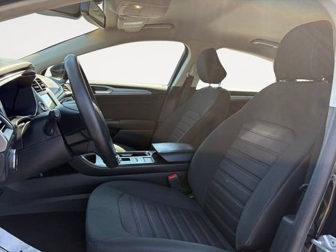 Used 2020 Ford Fusion SE FWD image 9