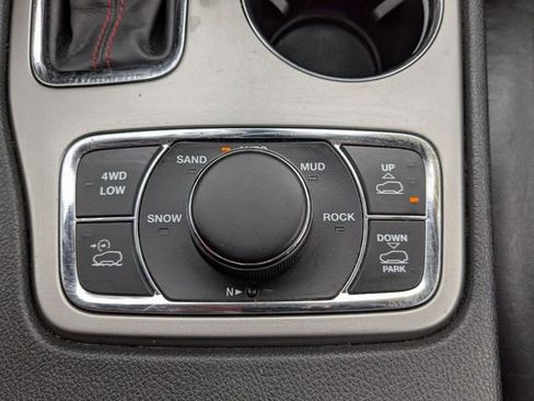 Used 2017 Jeep Grand Cherokee Trailhawk image 28