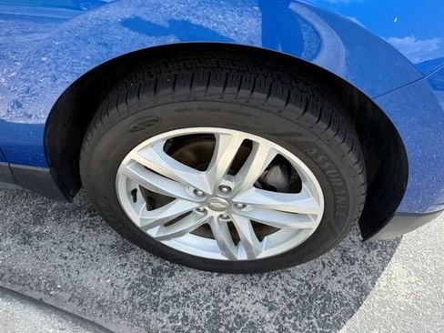 Used 2019 Chevrolet Equinox Premier FWD image 9