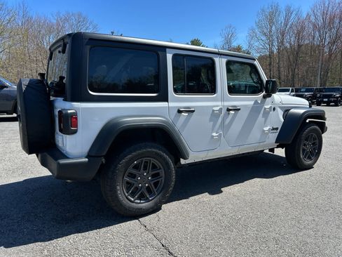 Used 2026 Jeep Wrangler Unlimited Sport AWD/4WD image 4