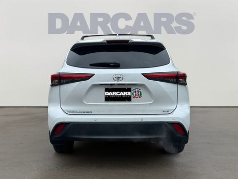 Used 2023 Toyota Corolla XSE image 6