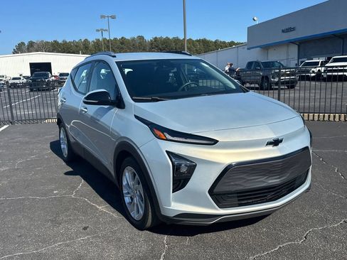 Used 2022 Chevrolet Bolt EUV LT image 4