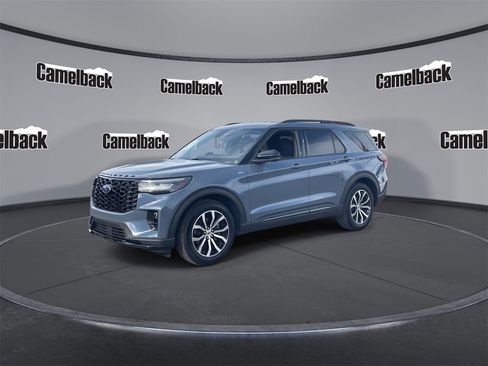 Used 2025 Ford Explorer ST-Line w/ Premium Package image 3