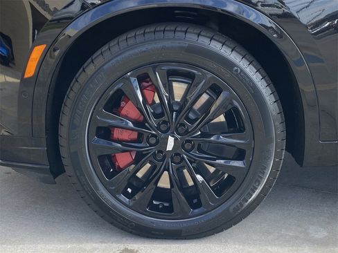 Certified 2022 Cadillac XT6 Sport w/ Platinum Package image 10