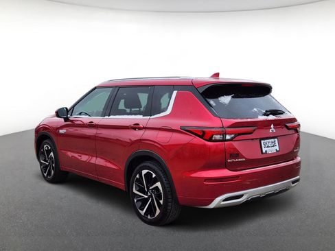 Used 2023 Mitsubishi Outlander SEL image 4