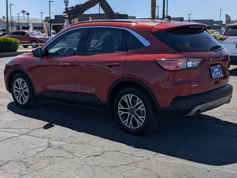 Used 2022 Ford Escape SEL w/ Technology Package FWD image 4
