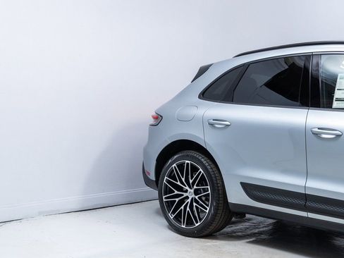New 2026 Porsche Macan image 11