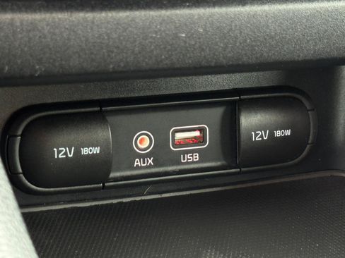 Used 2019 Kia Forte LXS FWD image 17