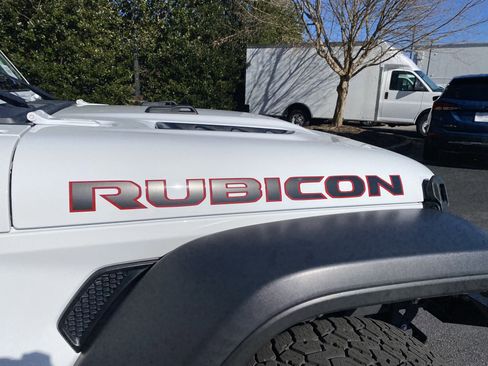 Used 2023 Jeep Gladiator Rubicon w/ Cold Weather Group image 41