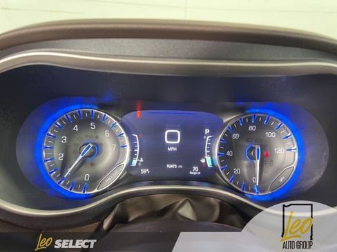 Used 2020 Chrysler Pacifica Touring-L Plus image 21