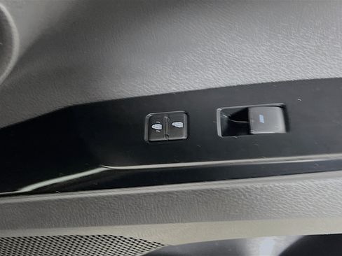 Used 2025 Toyota Camry SE w/ Convenience Package FWD image 32