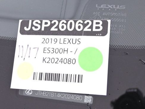 Used 2019 Lexus ES 300h image 32