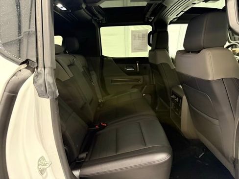 Used 2025 GMC Hummer EV 3X image 25