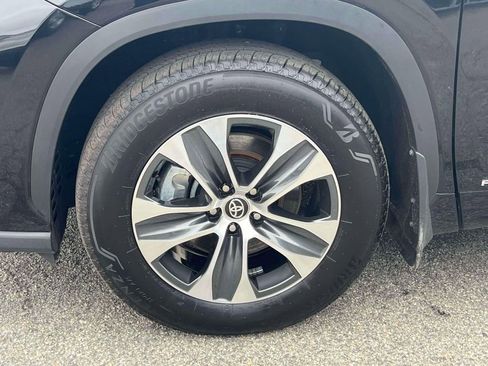 Used 2026 Toyota Highlander XLE AWD/4WD image 9