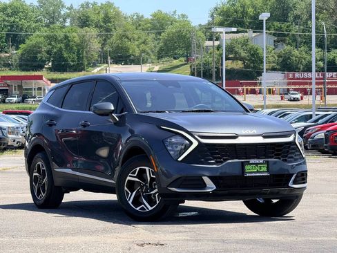 Used 2023 Kia Sportage LX AWD/4WD image 1