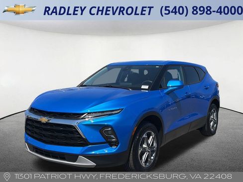 Certified 2025 Chevrolet Blazer LT FWD image 1