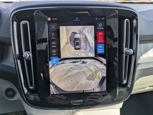 New 2026 Volvo XC40 B5 Ultra w/ Protection Package Premier AWD/4WD image 12