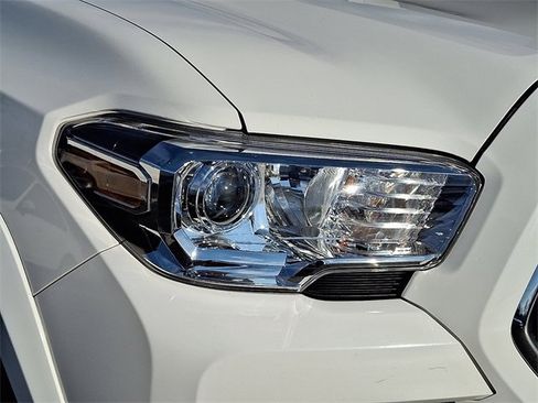 Used 2023 Toyota Tacoma SR5 image 9