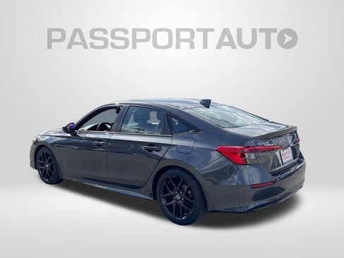 Used 2024 Honda Civic Sport image 3