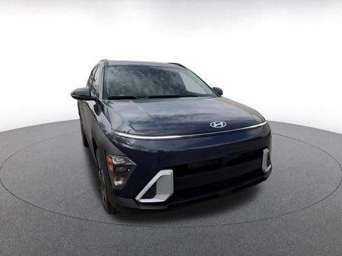 Used 2025 Hyundai Kona SEL image 3