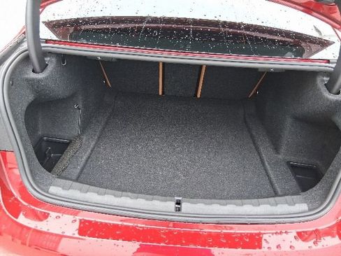 Used 2025 BMW 330i Sedan w/ M Sport Package RWD image 6