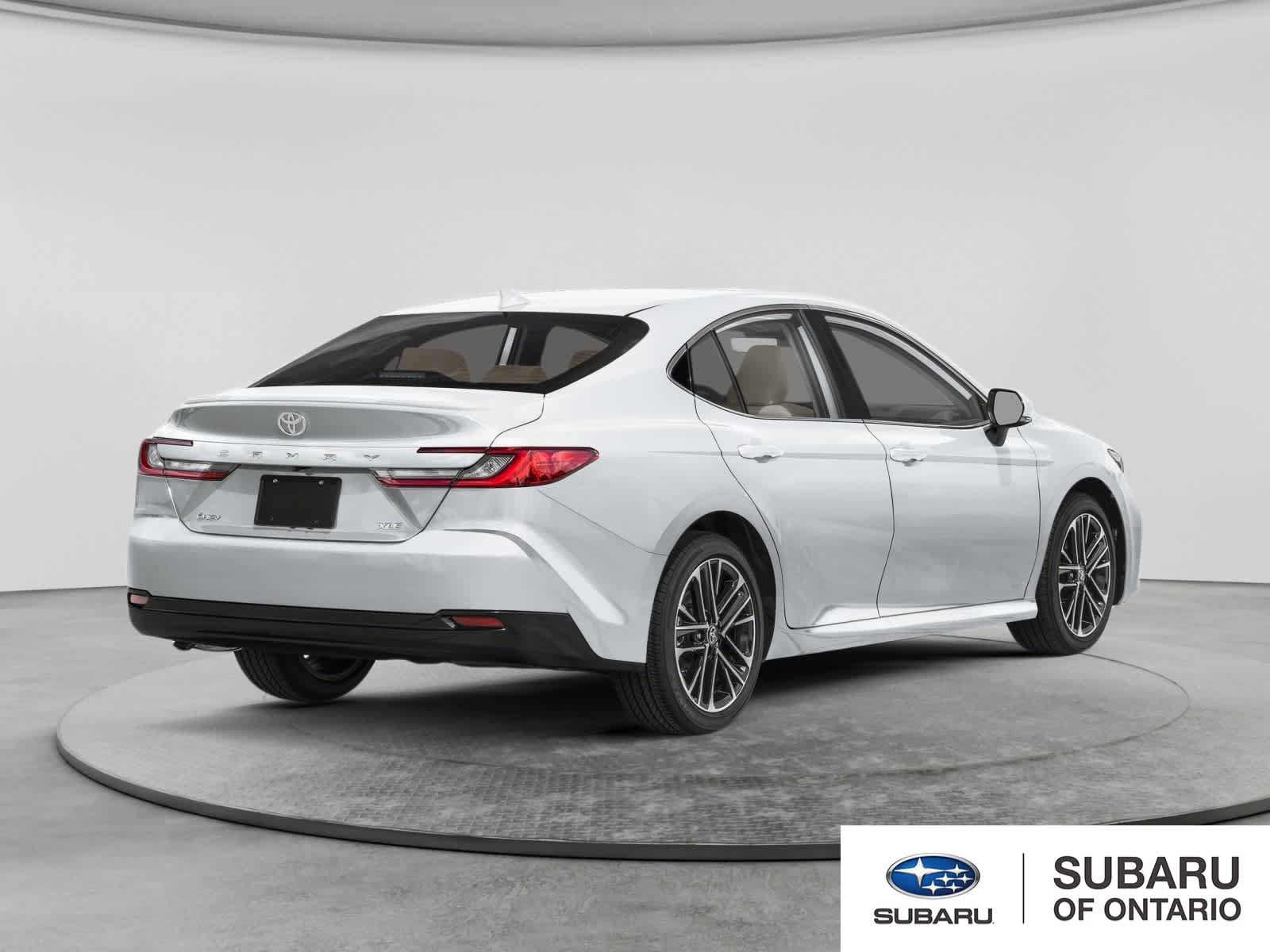 Used 2025 Toyota Camry XLE FWD image 2